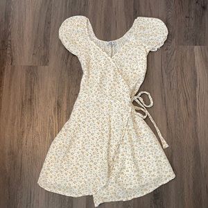 Hollister Yellow&White Wrap Dress